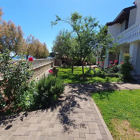 Apartment Laurus Nr3 In Front Of The Novigrad (Istria)